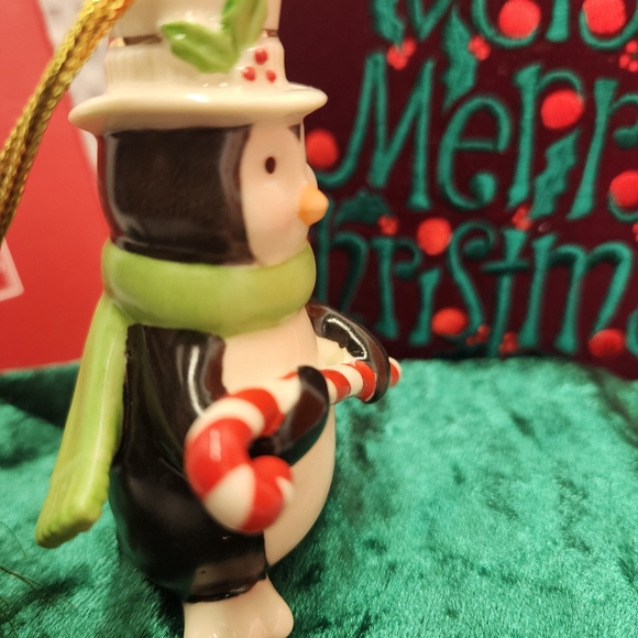 Lenox Penguin Holiday Ornament. Like New. Includes Original Box. - Picture 5 of 7